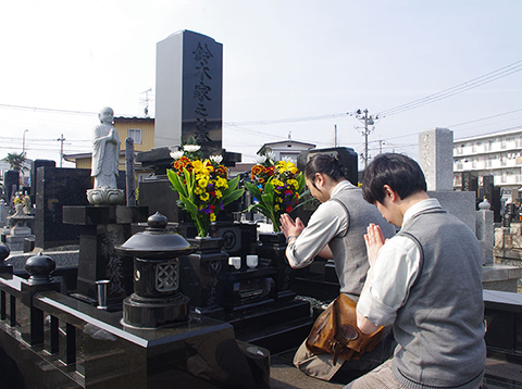 お墓参り代行サービス（オンライン墓参り可）